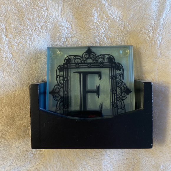 “E” monogrammed glass coasters.  Set of 4 with holder. - Picture 2 of 2